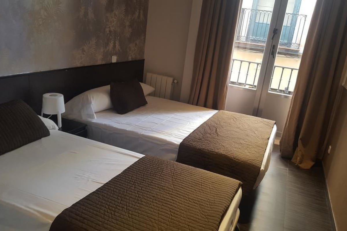 In-room safe, blackout curtains, free WiFi, bed sheets