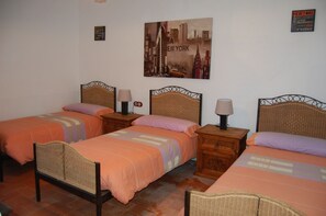 2 Schlafzimmer, Bügeleisen/Bügelbrett, Bettwäsche