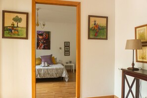 3 camere, ferro/asse da stiro, Wi-Fi gratuito