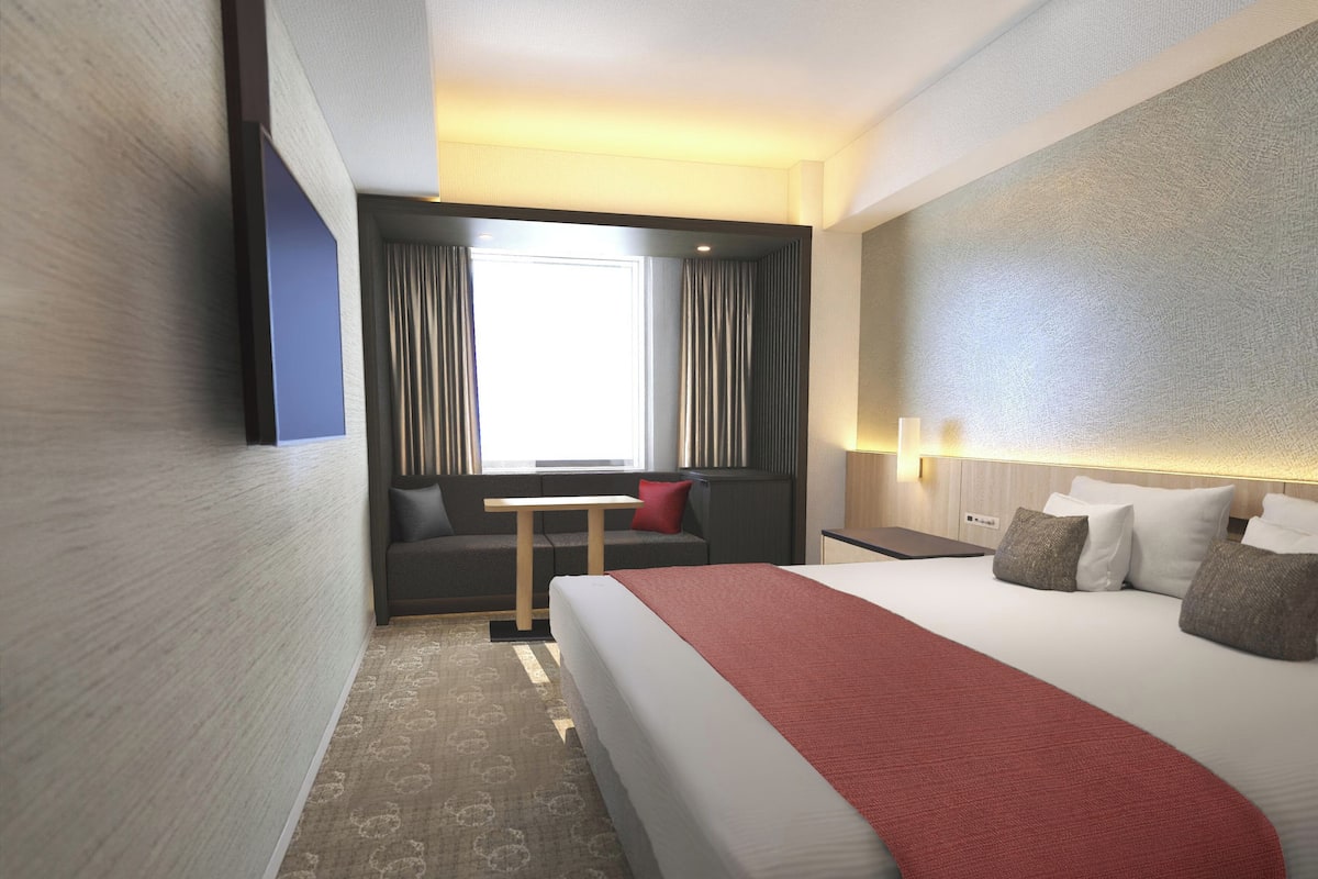 Moderate Double Room, Non Smoking | In-room safe, blackout curtains, soundproofing, free WiFi