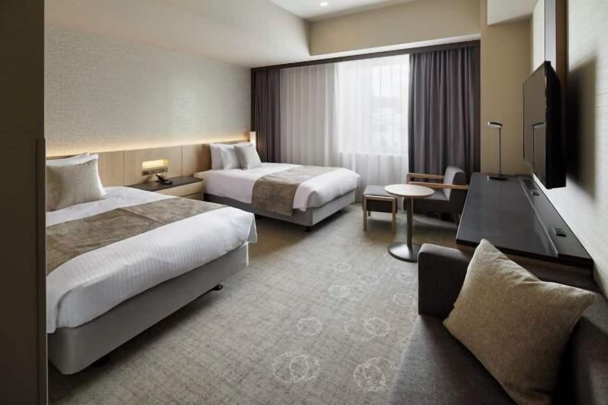In-room safe, blackout drapes, soundproofing, free WiFi