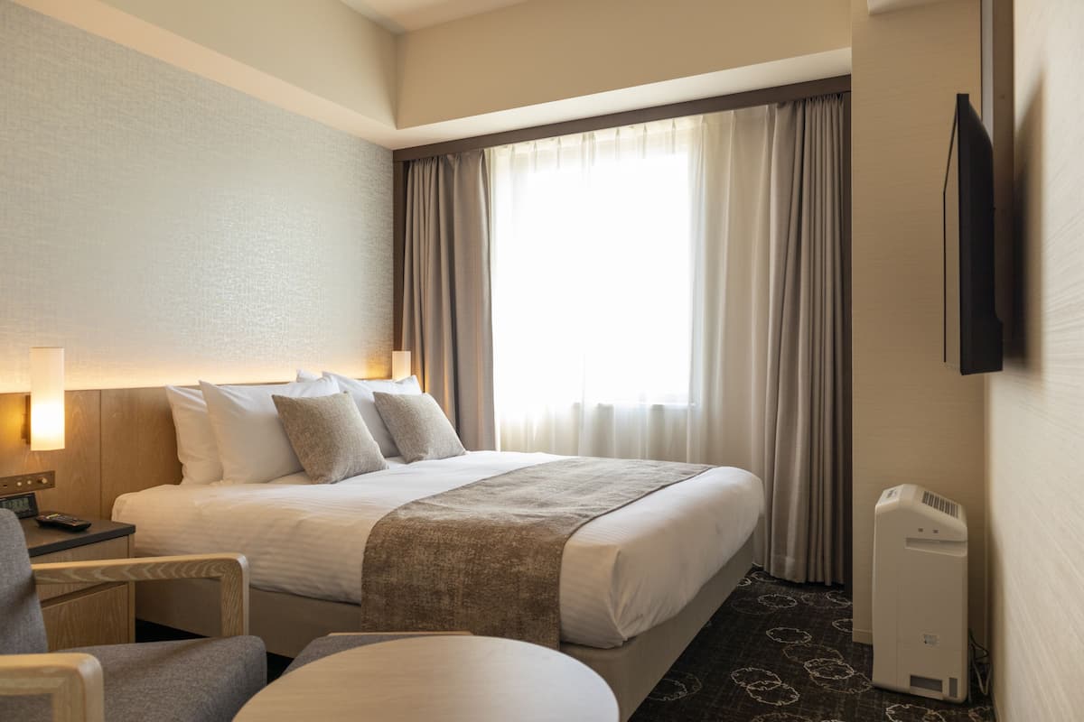 In-room safe, blackout drapes, soundproofing, free WiFi