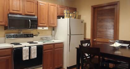 NICE 2/2 Condo Central to everything in Jacksonville FL.