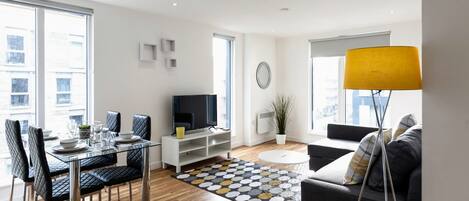 Appartement, Meerdere bedden | Woonruimte | Smart-tv