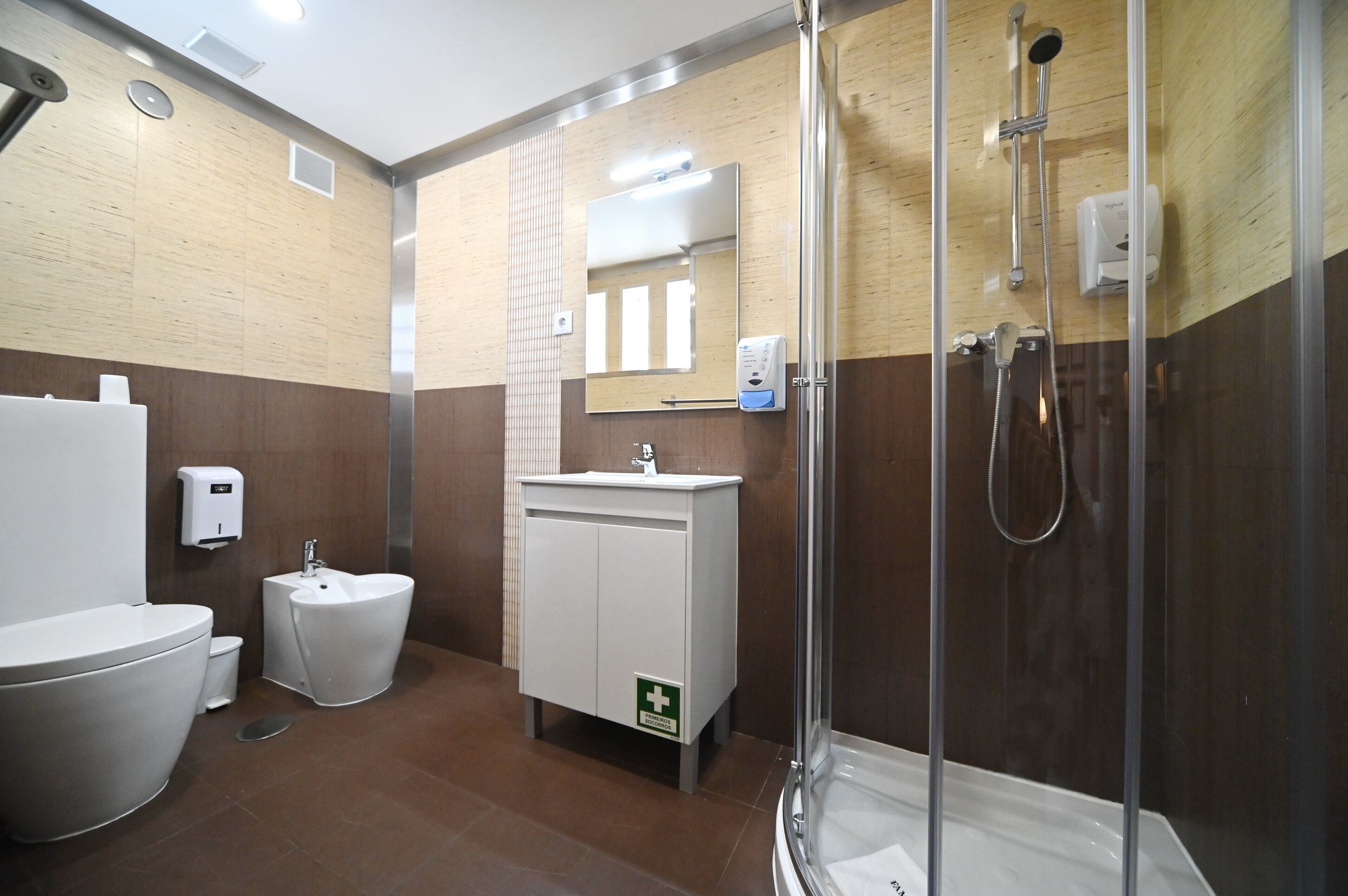 Photo - Famous Crows Lisbon Suites