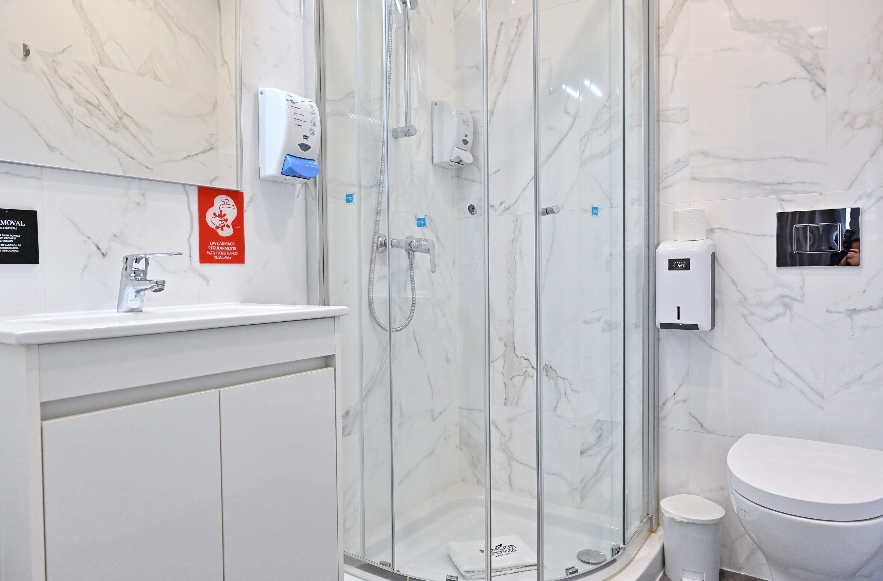 Photo - Famous Crows Lisbon Suites