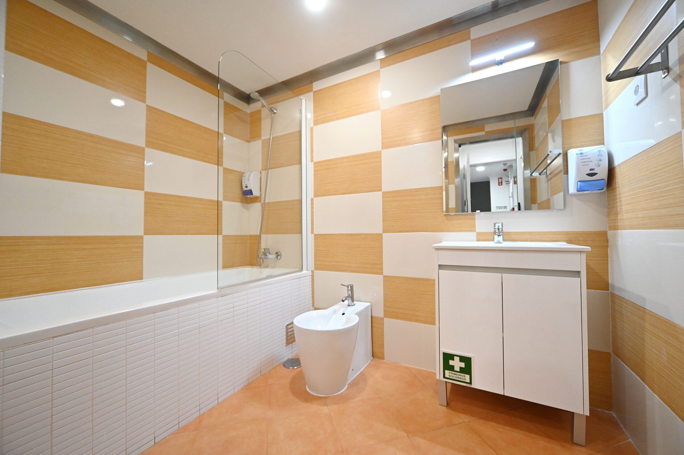 Photo - Famous Crows Lisbon Suites