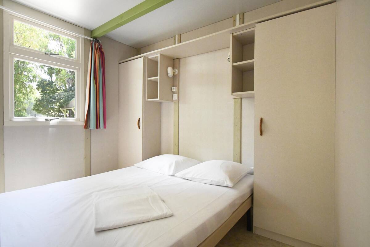 2 bedrooms, individually furnished