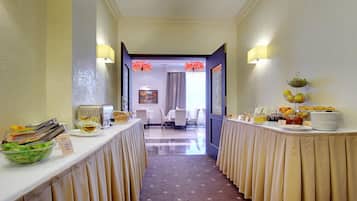 Desayuno bufé gratuito y diario