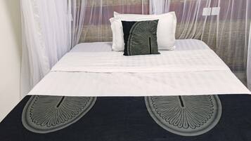 Double Room | Desk, soundproofing, free WiFi, bed sheets