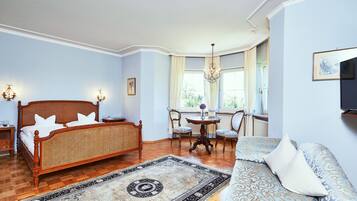 Doppia Comfort | Una scrivania, tende oscuranti, Wi-Fi gratuito, lenzuola