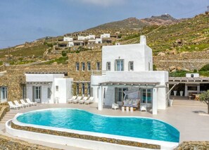 Front of property - Crystal Villa 6 Bedroom (Mykonos)