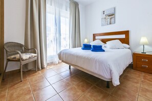 3 chambres, fer et planche à repasser, Wi-Fi, literie fournie