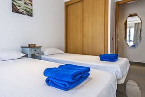 2 bedrooms, iron/ironing board, WiFi, bed sheets