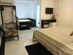 خزنة داخل الغرفة وواي فاي مجانًا