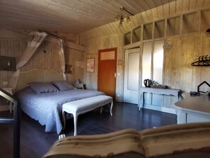 Doppelzimmer, Flussblick (Hévéa) | Hochwertige Bettwaren, individuell dekoriert, individuell eingerichtet