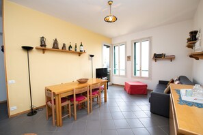 Appartement, 2 chambres | Coin séjour