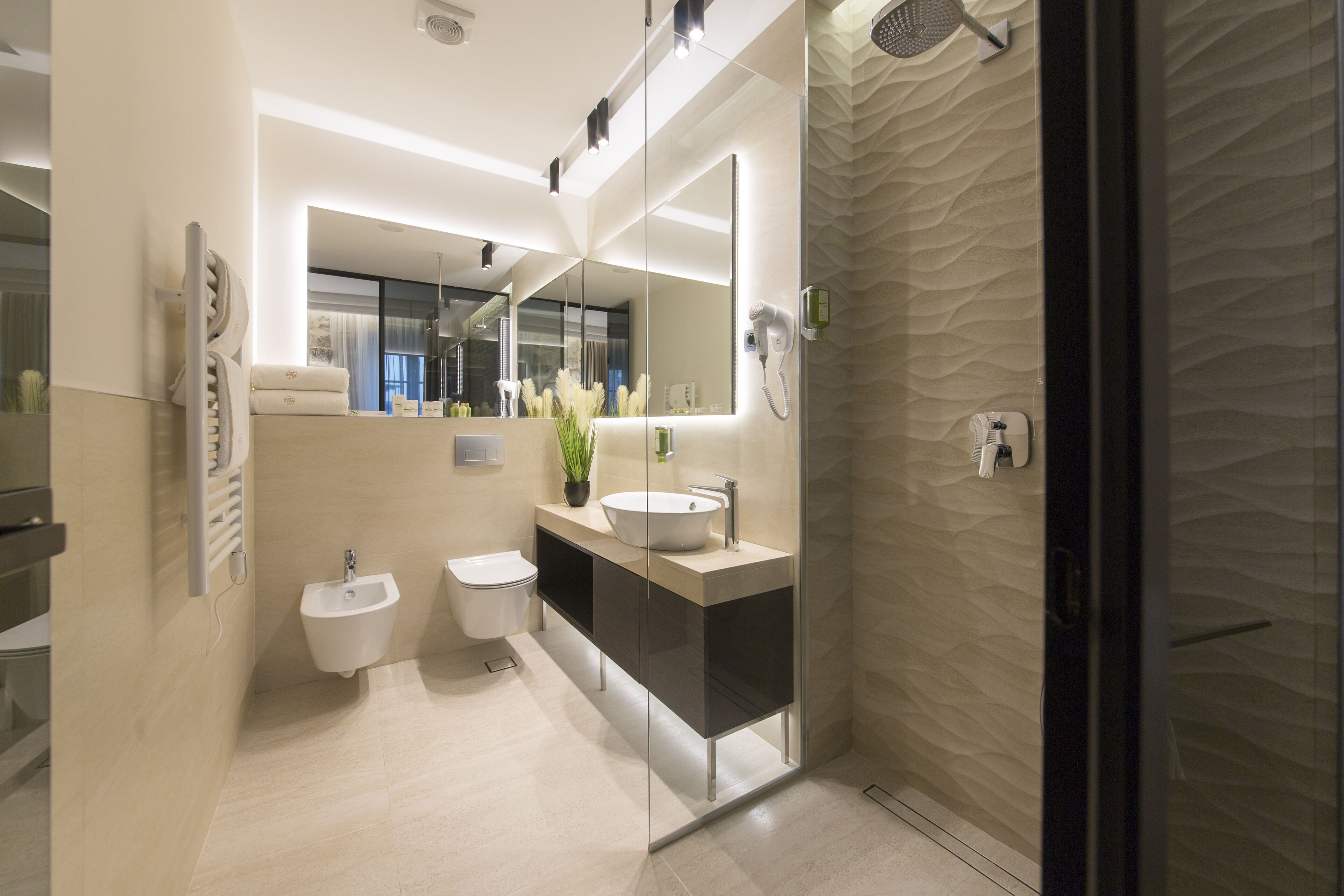 superior double room, sea view | bathroom | shower, free toiletries, hair dryer, bathrobes