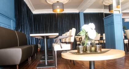 Sacha Hotel