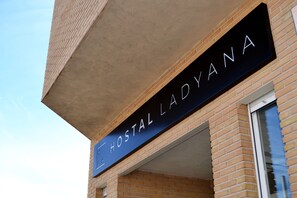 Majoituspaikan julkisivu