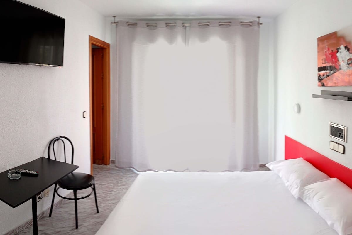 Double Room, 1 Queen Bed, Balcony | Free WiFi, bed sheets