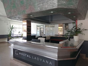 Reception - Hostal Lady Ana Maria (Collado Villalba)