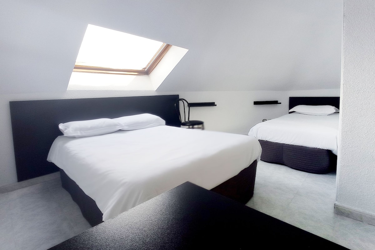 Triple Room (Abuhardillada) | Free WiFi, bed sheets