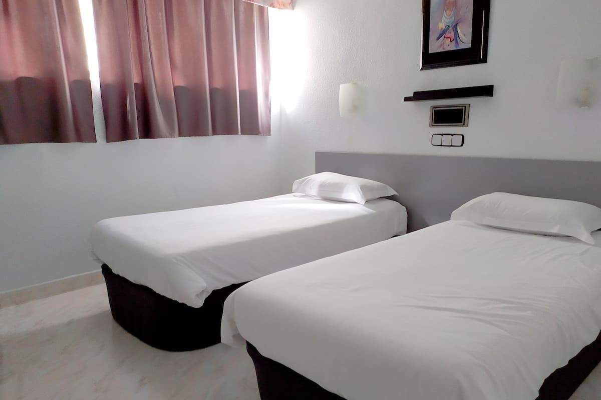 Double Room, 2 Single Beds (Interior) | Free WiFi, bed sheets