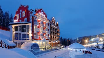 Façade de l’hébergement - soirée/nuit