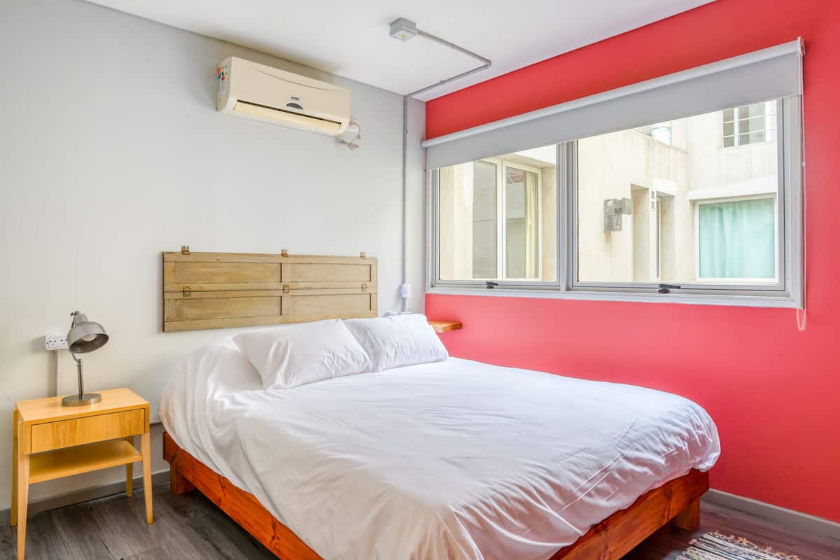 Wifi gratis y ropa de cama
