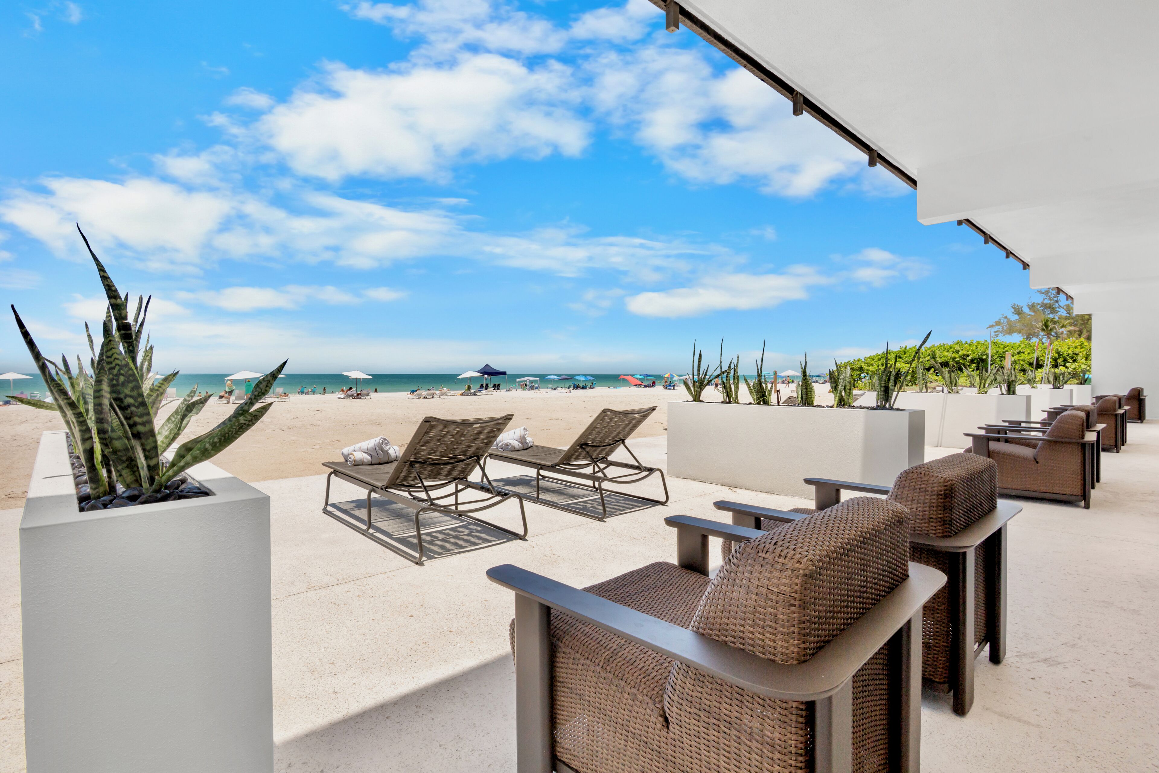 Beachfront 2 Bedroom Suite | Terrace/patio