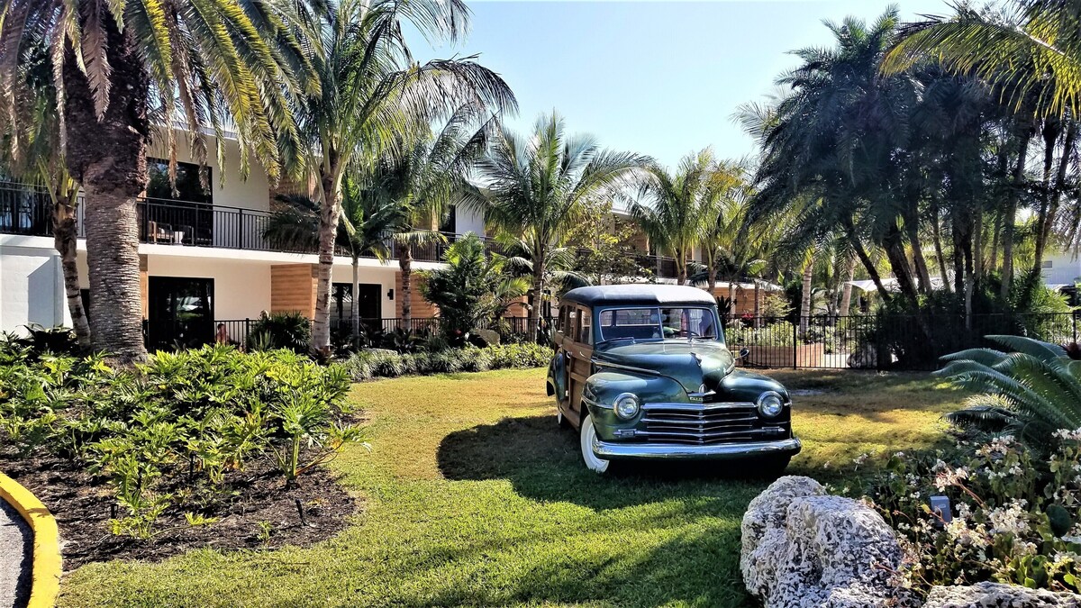 Bali Hai Beachfront Resort and Spa, Holmes Beach