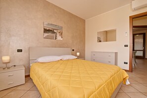 2 chambres, bureau, lits bébé (en supplément), Wi-Fi gratuit