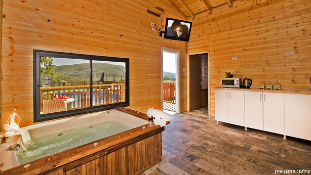 Private spa tub - zimer lavi (Hazor Haglilit)