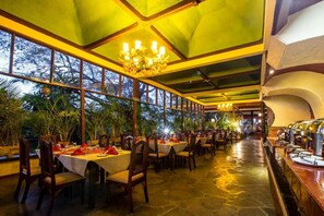 Breakfast, lunch, dinner served; local and international cuisine - Maasai Lodge (Nairobi)