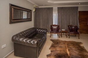 40-inch Smart TV with cable channels, TV