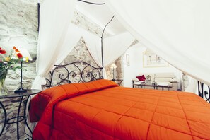 Deluxe Room (Maestrale) | Individually decorated, individually furnished, soundproofing, free WiFi - B&B Blu Bosa (Bosa)