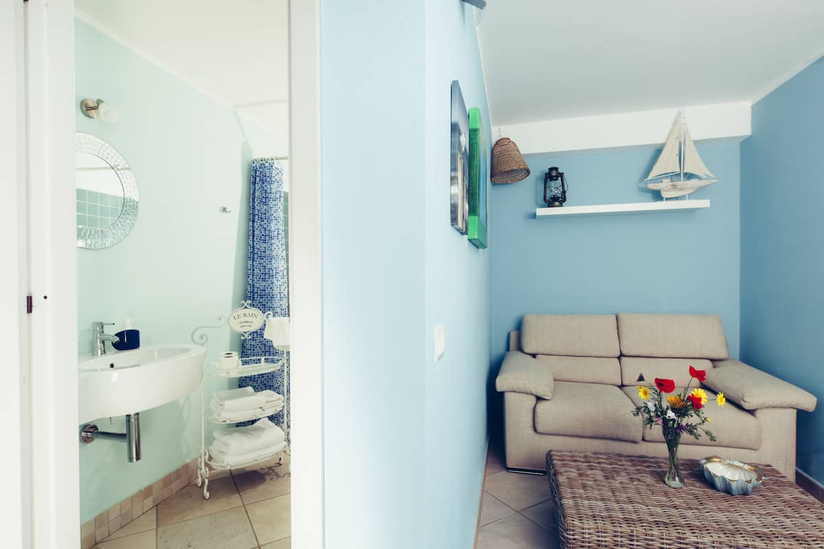 Habitación de lujo, planta baja (Brezza Marina) | Insonorización, wifi gratis y decoración personalizada