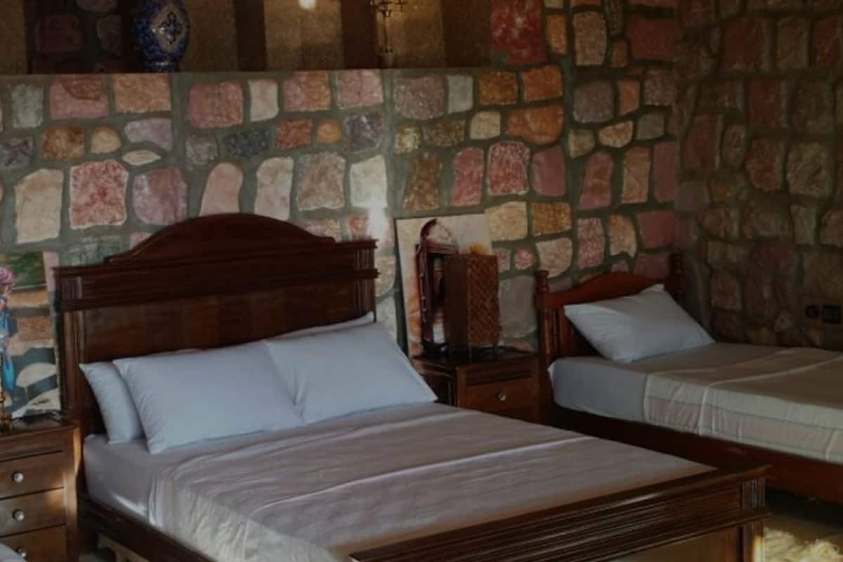 Triple Room, Multiple Beds