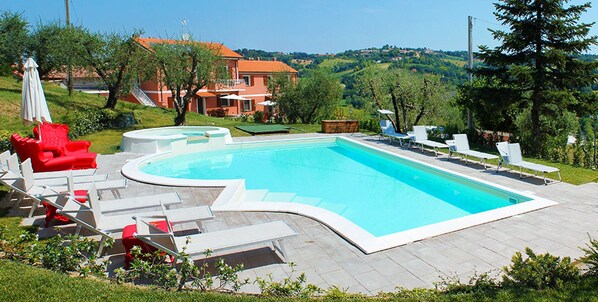 Piscina stagionale all'aperto