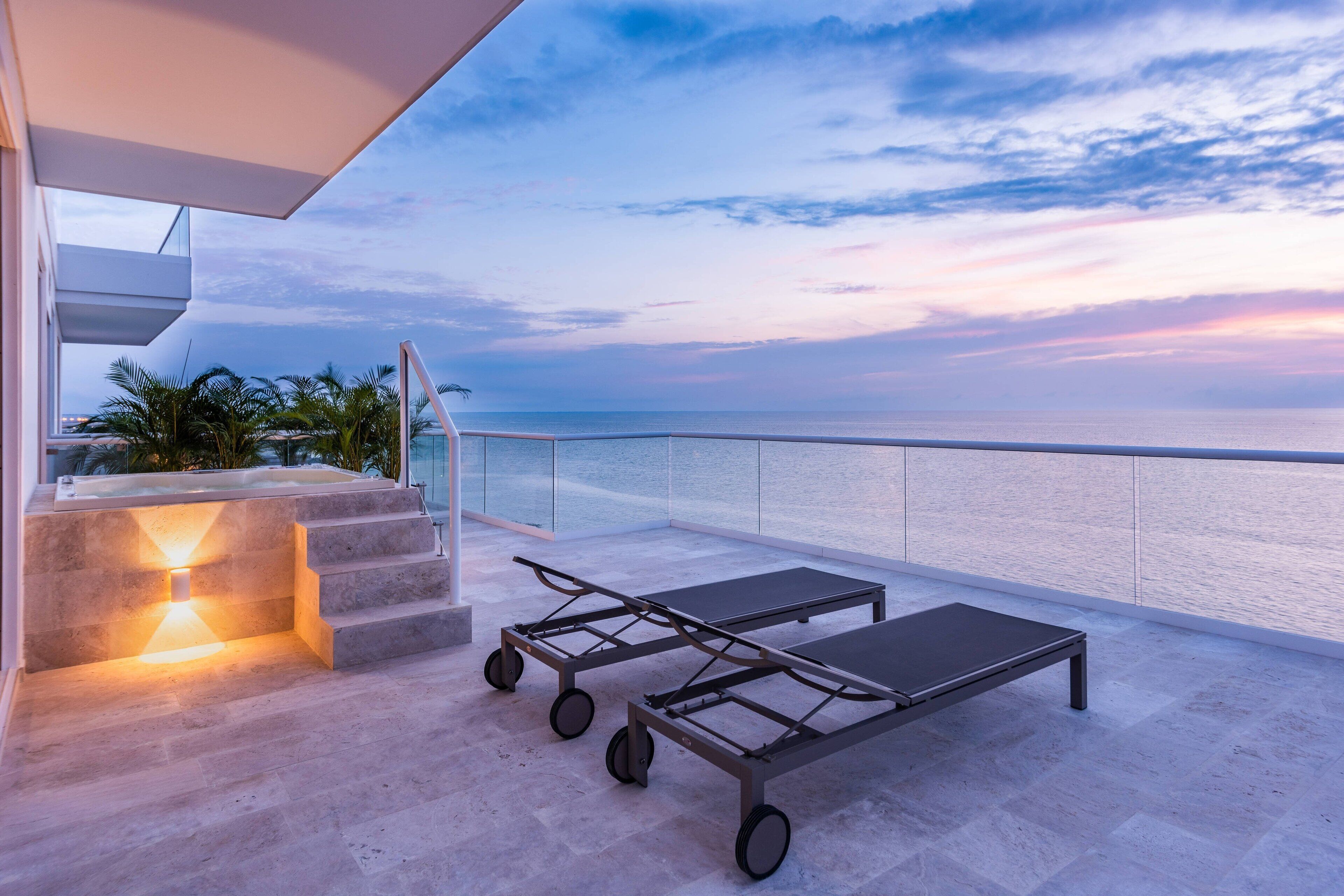 suite, 1 bedroom, balcony, oceanfront | 1 bedroom, premium bedding, pillow-top beds, minibar