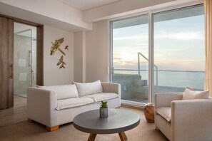 Premium bedding, pillow-top beds, minibar, in-room safe - Santa Marta Marriott Resort Playa Dormida (Santa Marta)