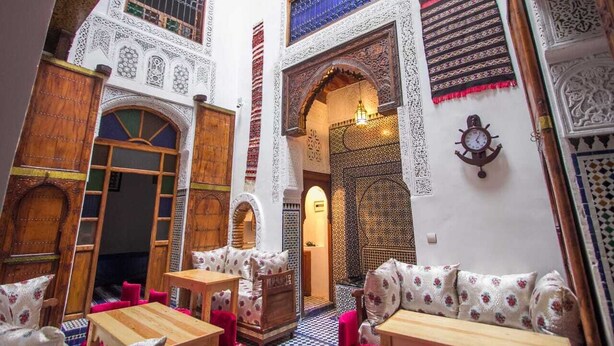 المنشأة من الداخل