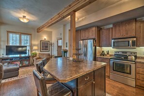 Fridge, microwave, stovetop, dishwasher - Updated Townhome w/ Hot Tub - Walk to Downtown! (Red Lodge)