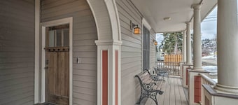 Updated Townhome w/ Hot Tub - Walk to Downtown!