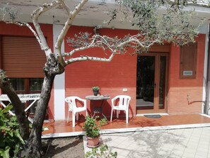 Outdoor dining - Ideal home for vacation, work, study (Mercogliano)