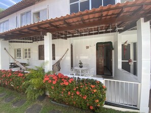 Outdoor dining - House 4/4 (Large), Cond. Closed with pool, 150m² (Stella Maris)