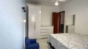 4 quartos, ferros/tábuas de passar roupa, Wi-Fi, roupa de cama