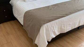 3 bedrooms, in-room safe, desk, iron/ironing board