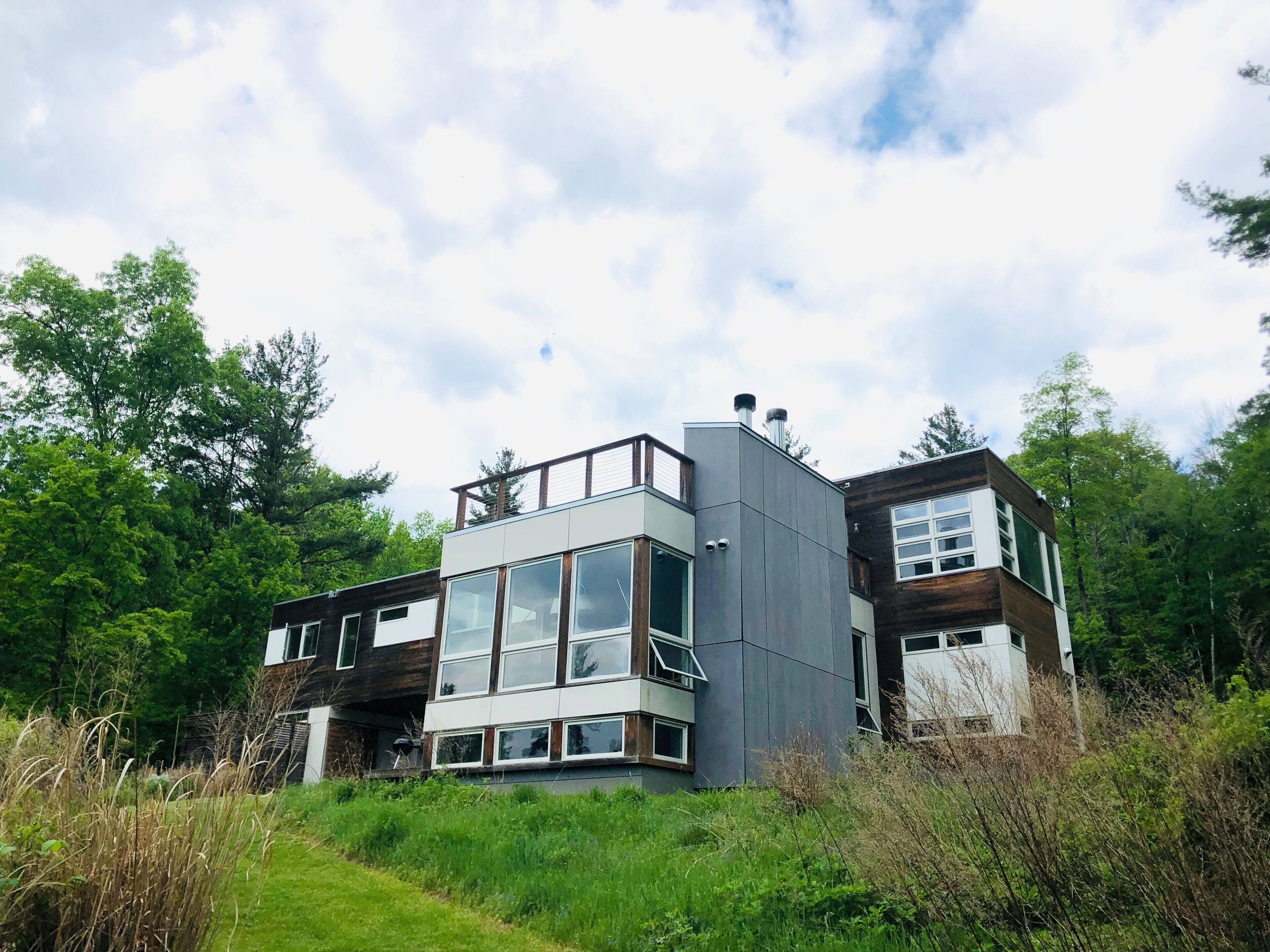 Modern Dwell House with Pond on 40 Acres in the Catskills